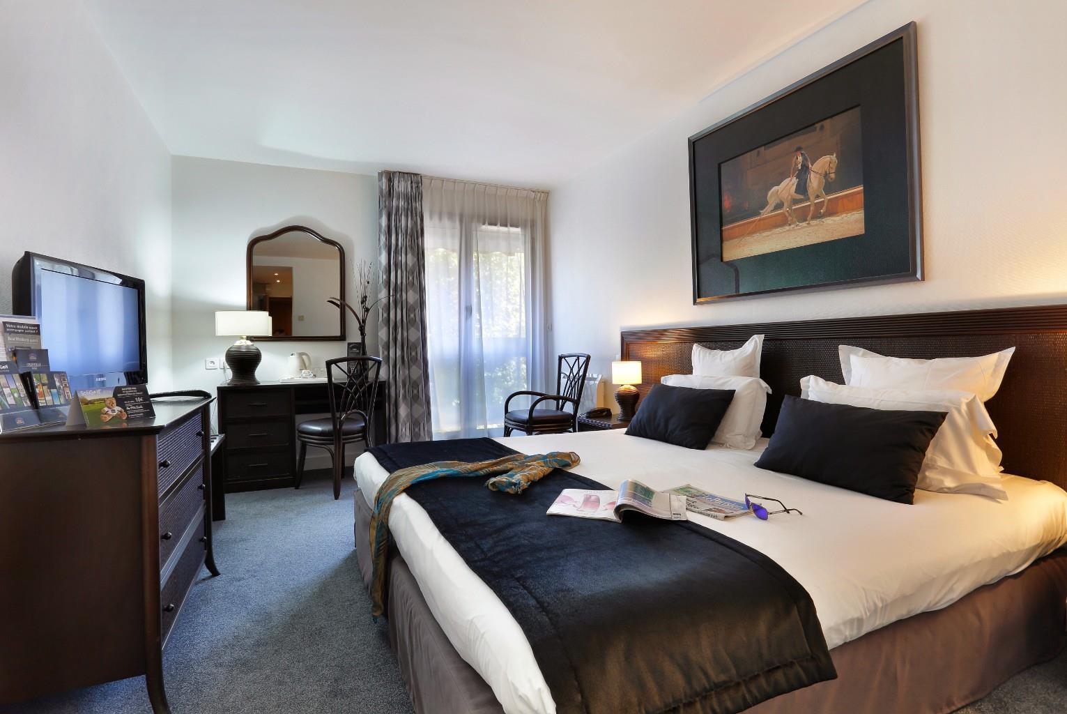 Best Western Plus Hotel Du Parc Chantilly Exterior photo